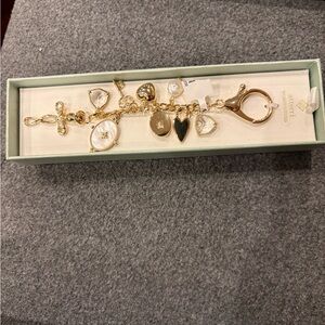 Atterri Elegant Gold Charm Bracelet with Heart and Stone Accents